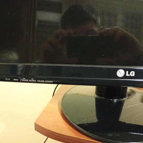 LG Flatron W2271TC 22 inch monitor like new, Full HD, webcam