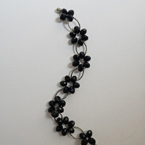 Handmade bracelet with black flower beads, like new, Apefthon