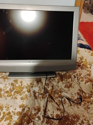 Sony Bravia 32" KDL-32U2000 TV used, functional