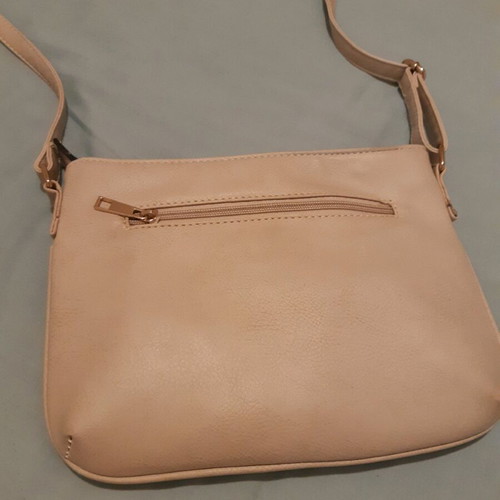 Beige crossbody envelope bag like new with gold details and fringes