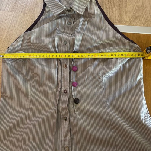 Boss authentic sleeveless shirt new, size M