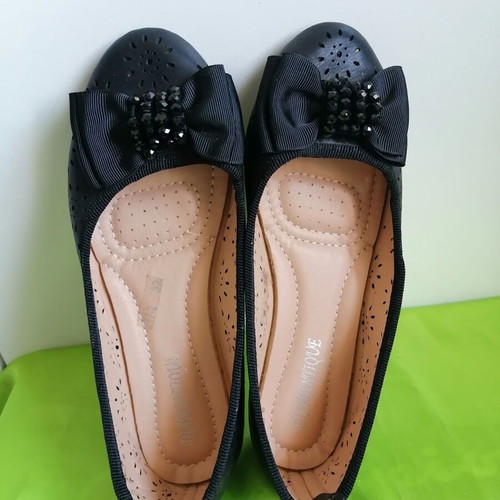 Diamantique black ballerinas size 32 with soft orthopedic sole new