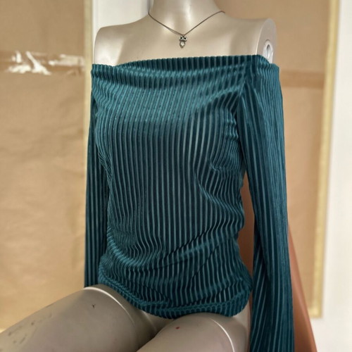 Green long-sleeve off-shoulder Wyldr blouse like new, size XS