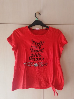 Pink Woman red cotton t-shirt used, size medium