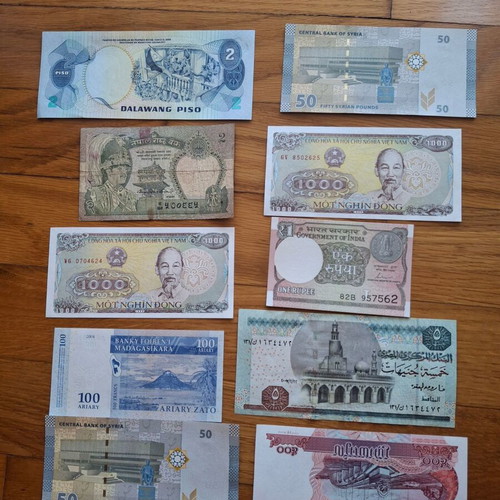 Banknotes used, set of 50 from around the world