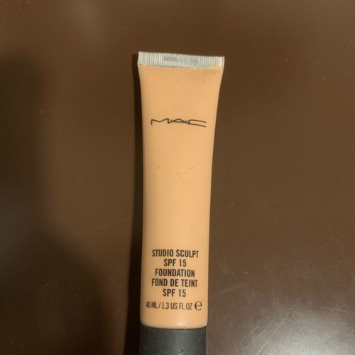 Mac Studio Sculpt Foundation SPF 15 new, shade NW40 40ml