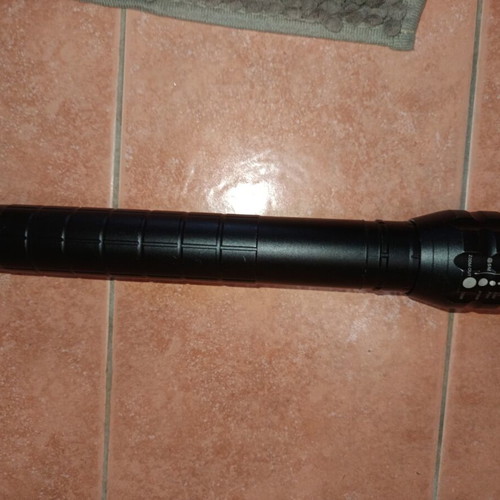 Led flashlight with four-point zoom like new, aluminum, 150m range