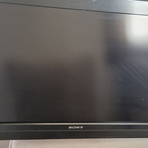 Sony LCD TV 32" KDL-32P3000 used with digital signal decoder gift