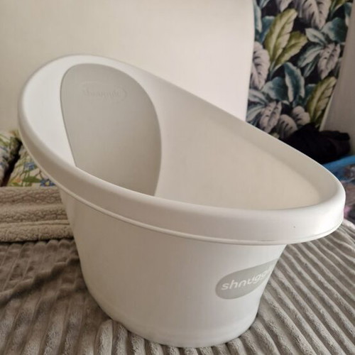 Shnuggle Baby Bath tub like new