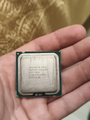 Intel Pentium CPU used with minor scratches