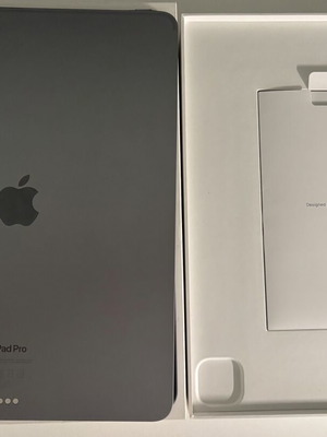 Apple iPad Pro 2022 12.9 σαν καινούργιο με Apple Pencil 2ης γενιάς και Magic Keyboard