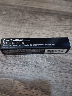MAC Cosmetics Studio Fix 24h Colour Pink new