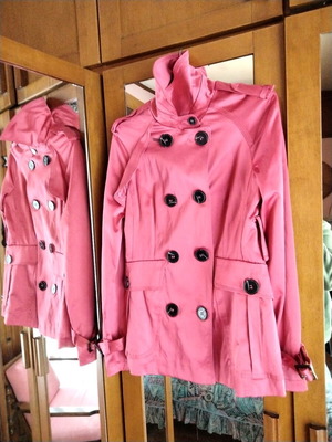 Anna Moda Piu fuchsia trench coat, size Small