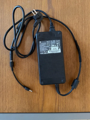 Τροφοδοτικό HP 230W μεταχειρισμένο με αντάπτορα Blue Tip