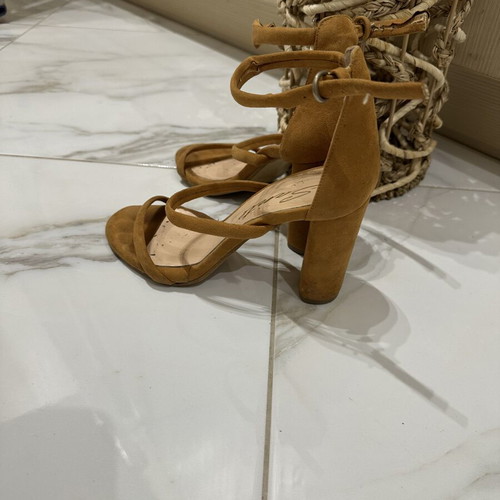 Sante tan sandals size 37 used