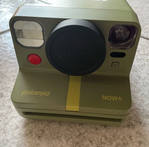 Polaroid now + camera