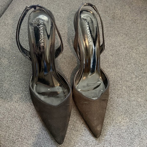 Black satin pumps like new, size 41