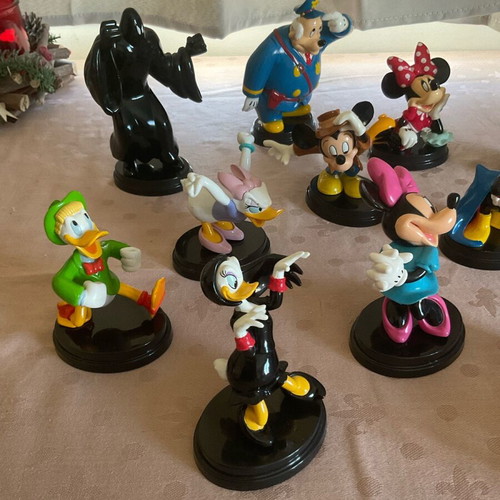 Deagostini Disney figures like new, complete with bases