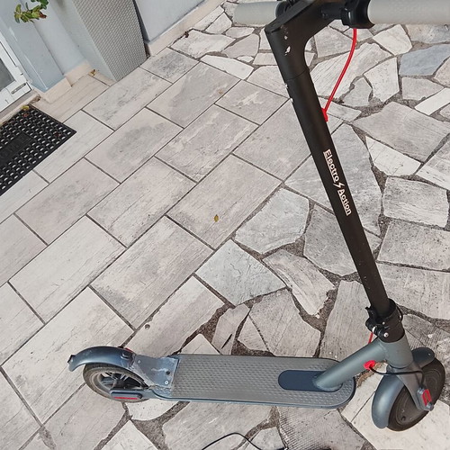 Electric scooter with charger
