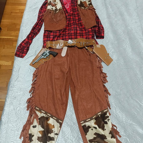 Cowboy carnival costume like new with accessories for age 12-14