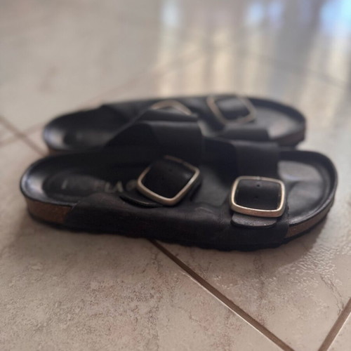 Favela Leather Sandals Size 38 Like New, Black