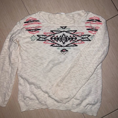 White sweater with embroidery like new, vintage style