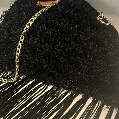 Handmade knitted shoulder bag with gold chain and fringes