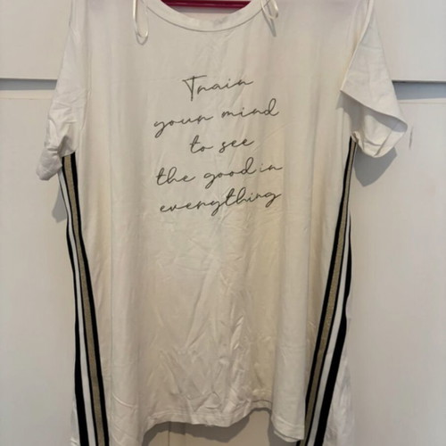 Mat Fashion blouse with rhinestone print and side stripe, like new, XL