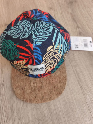 Dpam hat new, size 3-5 years, multicolor