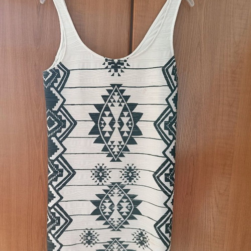 Bershka dress like new, black and white with geometric patterns, size L