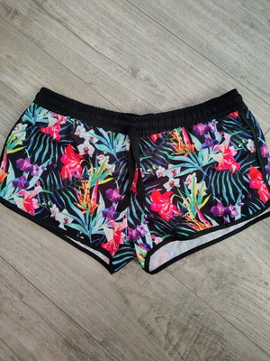 Αθλητικό σορτς σαν καινούργιο με tropical print, μέγεθος L