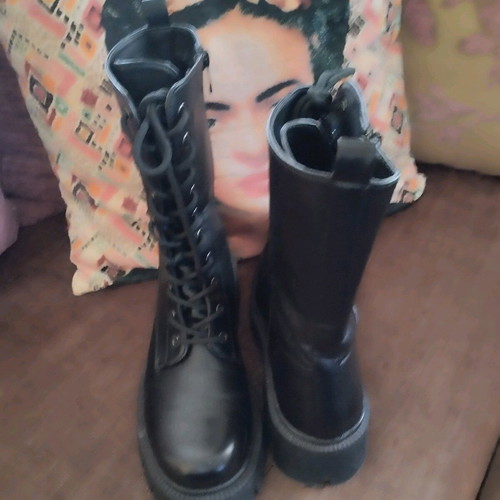Leather boots new, size 40