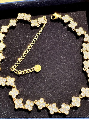 Steel necklace with zircon like new, gold color