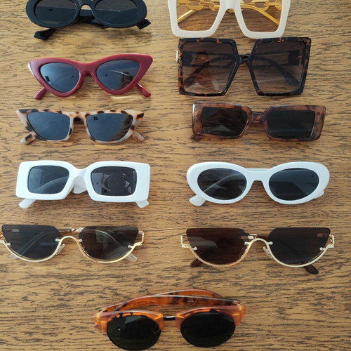 Sunglasses like new, minimal wear, pack