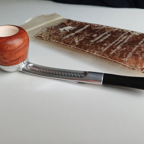 Vintage Falcon pipe made in England like new with meerschaum bowl