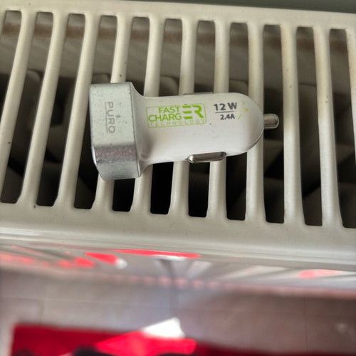 Car charger 12W like new