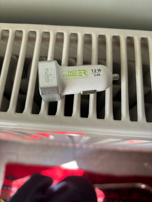 Car charger 12W like new