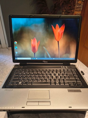 Laptop Fujisu-Siemens Intel Core 2 Duo 3GB RAM και SSD Intenso 120GB μεταχειρισμένο
