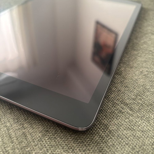 iPad 9th gen 64GB WiFi like new with fingerprint sensor