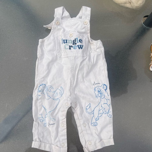 Winnie the Pooh kids clothes bundle 0-3 months like new