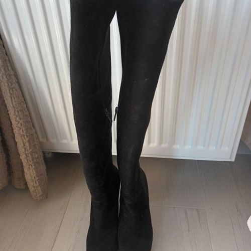 Ash suede boots like new, size 39, black