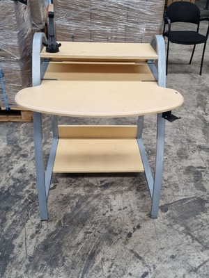 Γραφειάκι για υπολογιστή σαν καινούργιο με βάση κινητού και ακουστικών