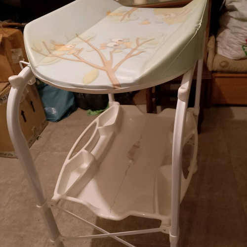 Baby changing seat like new