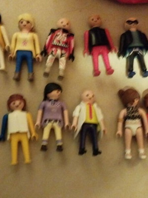 Playmobil μεταχειρισμένα, σετ 12 ανθρωπάκια με άλογο και αξεσουάρ
