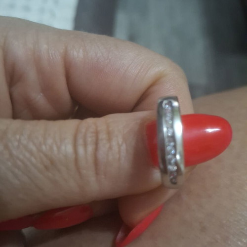 Silver 925 ring size 17.3 with zircon stones like new