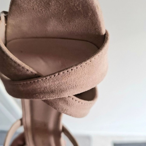Voi & Noi Nude Powder Heeled Sandals Size 40, Like New