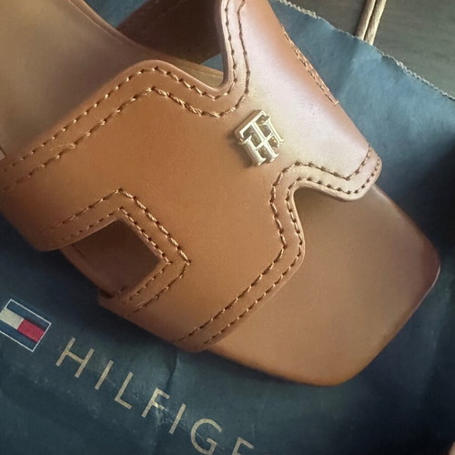 Tommy Hilfiger platform sandals size 38, camel