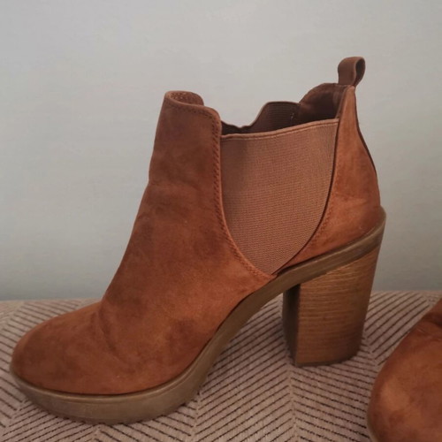 Bershka brown ankle boots used, size 38