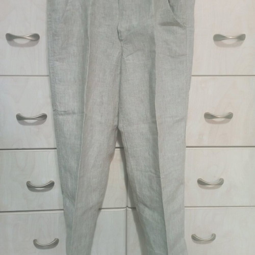Children's beige suit like new, set with vest and trousers size 10