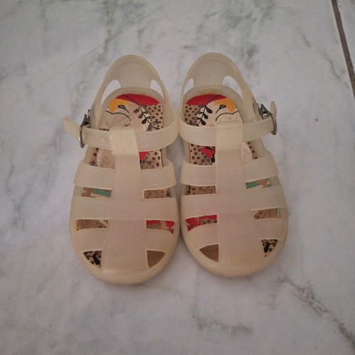 Jelly shoes Go Banana's size 23 beige with removable insole like new